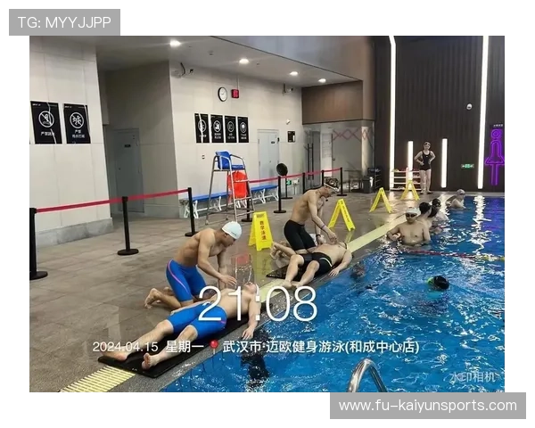 游泳季前训练营吸引名教练，游泳教练培训视频